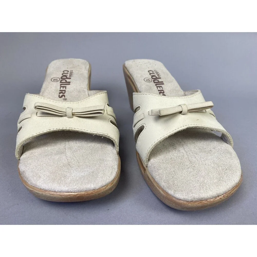 COBBIE CUDDLERS Size 10 Womens Creme Sandal Shoe Open Toe 3